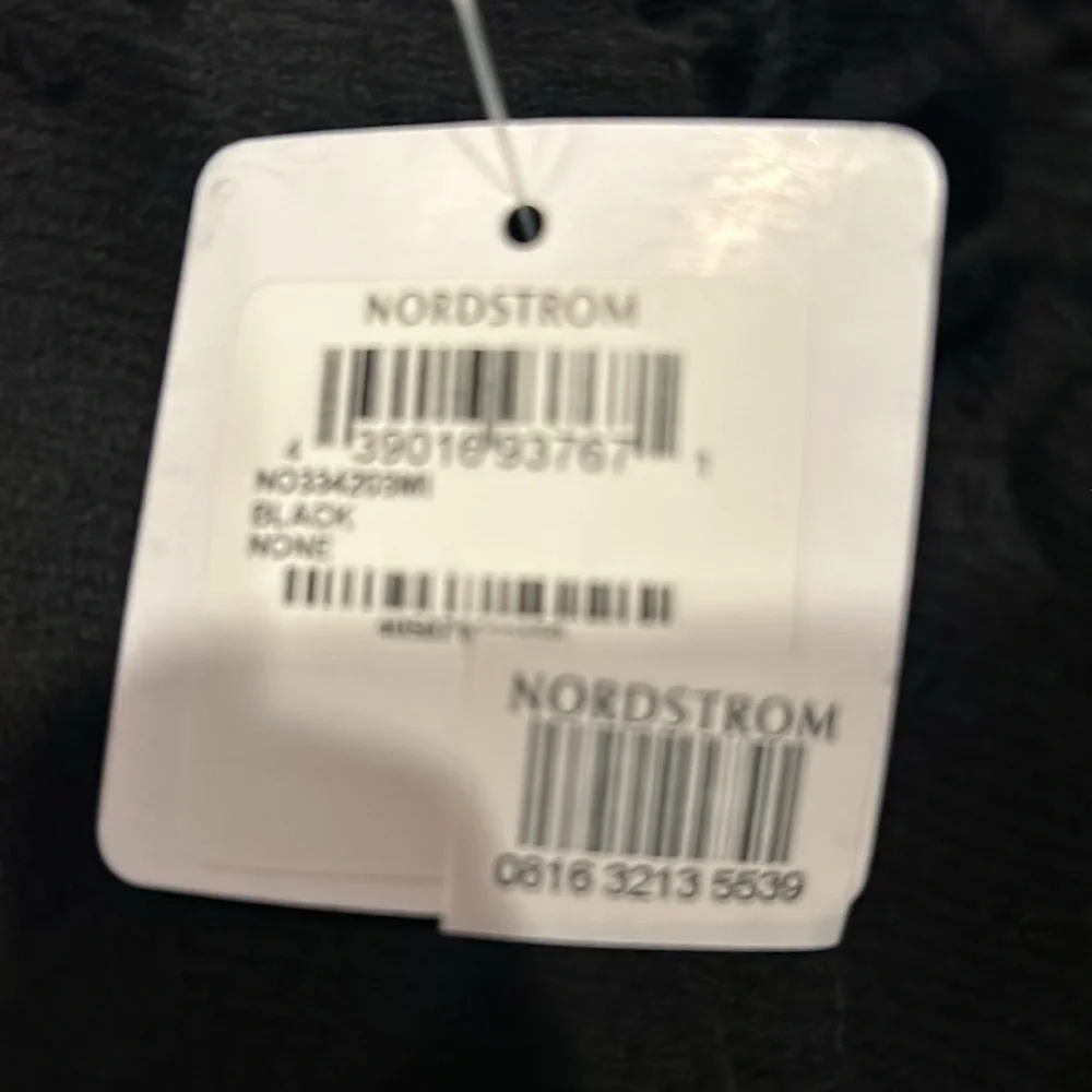 NWT Nordstrom unisex scarfs!